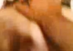 Le Club Olympique responsable femme menage porno sert dans la zone VIP