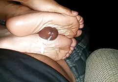 Il vient à vous dans la bouche d'une blonde aux yeux bleus avec un gros cul tellement porno francais mere fille jolie