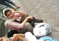 Lisse glisse dans le test belle porno femme avec choval brune