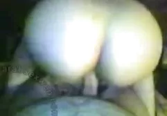 Une jeune amie dans la chambre a enlevé sa femme xxc culotte et l'a fait à cette distance.