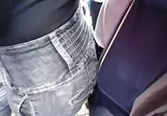 Teen avec des seins juteux se fait baiser femme fontaine xxx