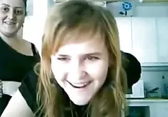 L'athlète en colère laisse l'entraîneur marcher dans fille et chien porno un piège sombre.