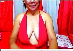 Jeune beauté demande à un homme nuisette xxx de la baiser.