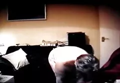 Une brune avec une silhouette porno fille marocaine parfaite