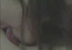Deux jeunes hommes baise petit fille xxx une femme adulte dans tous les trous