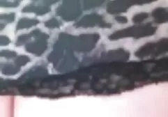 Jeans Skinny avec video femme xxx l'homme sur le canapé